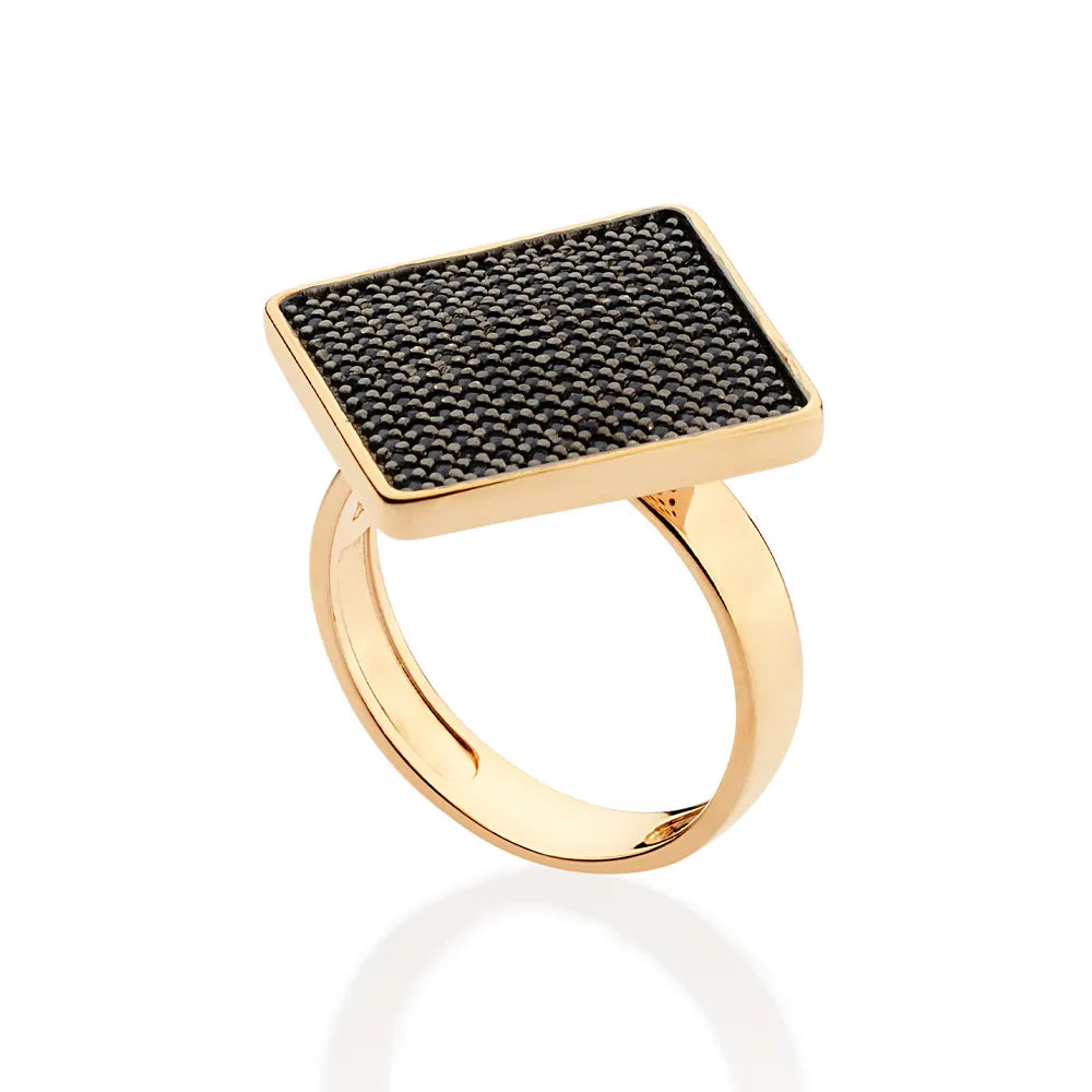 ANEL LOSANGO BANHADO A OURO 18K COM ZIRCÔNIAS E APLICAÇÃO DE RHODIUM NEGRO 5135521427